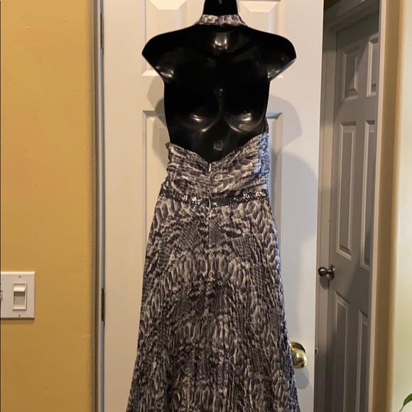 Carmen Marc Valvo Snakeprint formal dress - Picture 4 of 6